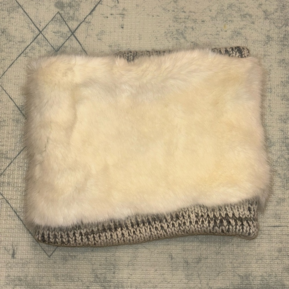 Banana Republic Italian Yarn White Faux Fur Neck Wrap